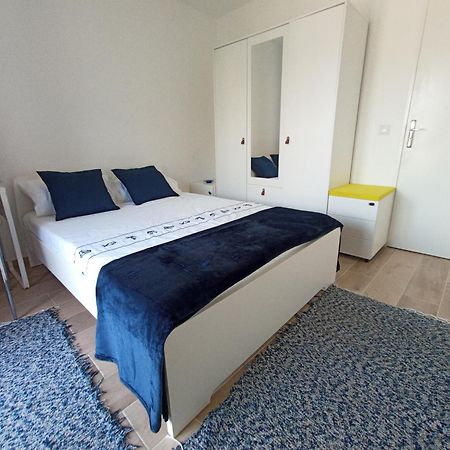 Private Room In Renovated Apartment - Tram 1 Min Walk ニース 部屋 写真