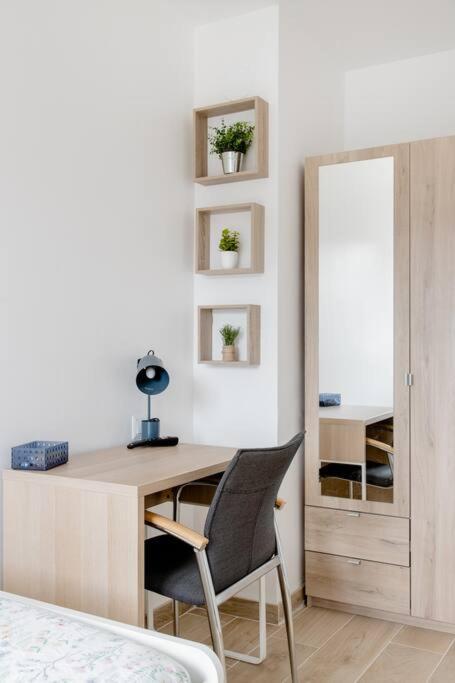 Private Room In Renovated Apartment - Tram 1 Min Walk ニース エクステリア 写真