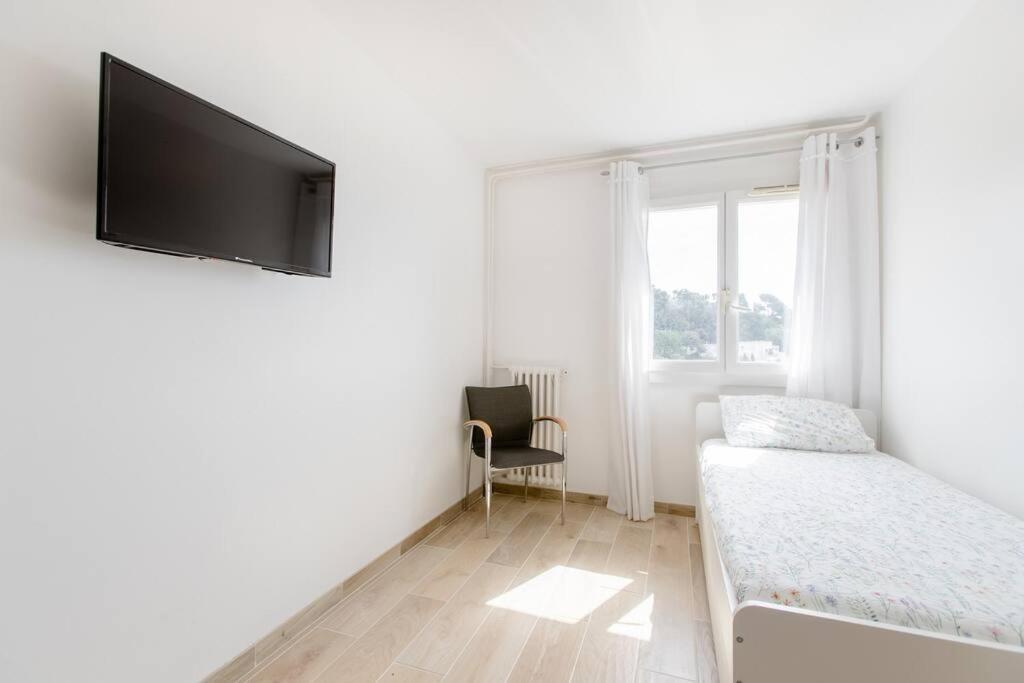 Private Room In Renovated Apartment - Tram 1 Min Walk ニース エクステリア 写真