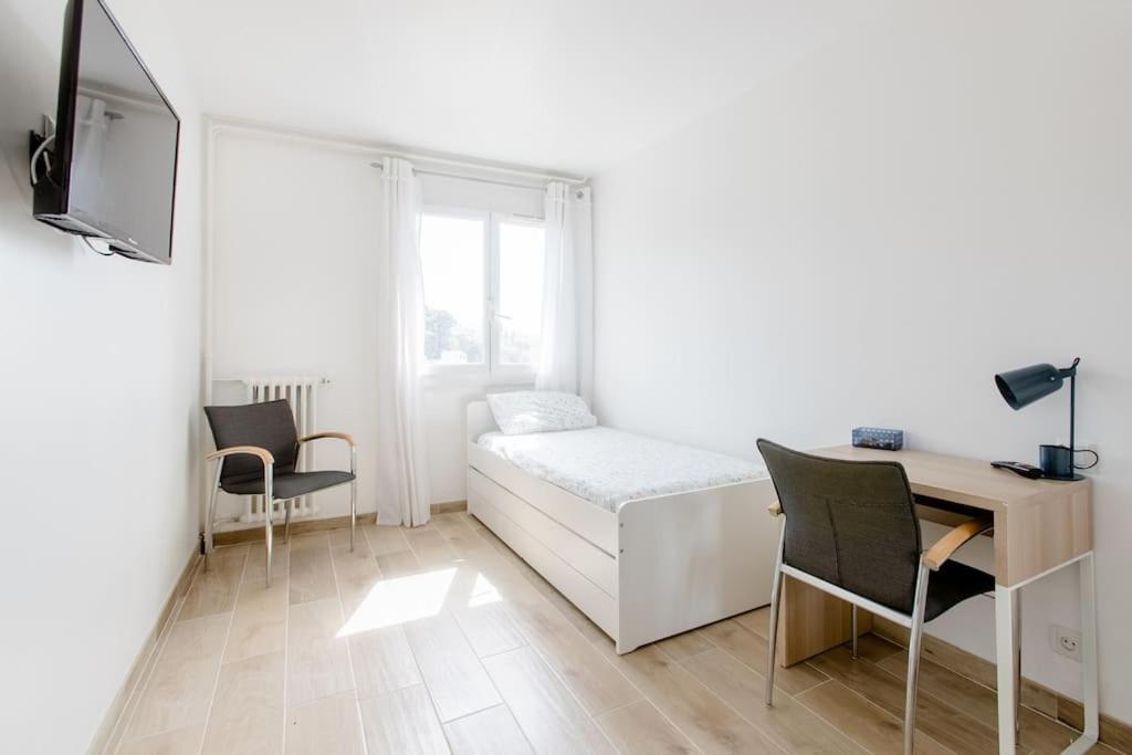 Private Room In Renovated Apartment - Tram 1 Min Walk ニース エクステリア 写真