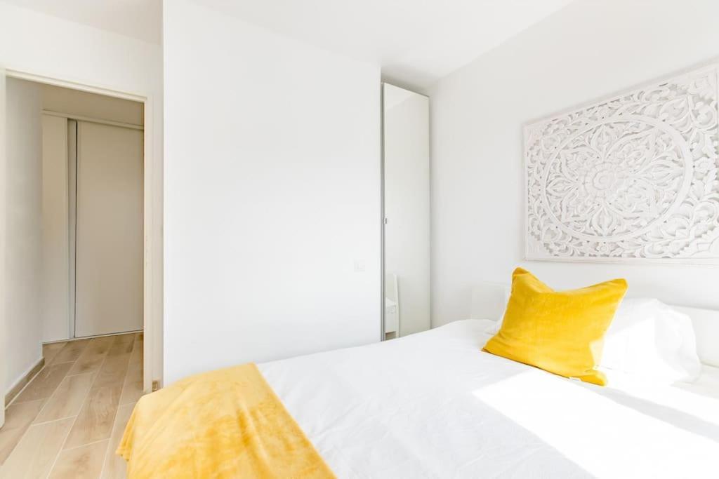 Private Room In Renovated Apartment - Tram 1 Min Walk ニース エクステリア 写真