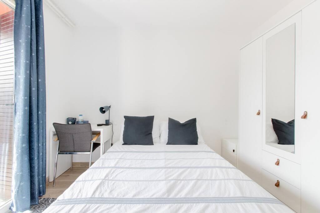 Private Room In Renovated Apartment - Tram 1 Min Walk ニース エクステリア 写真